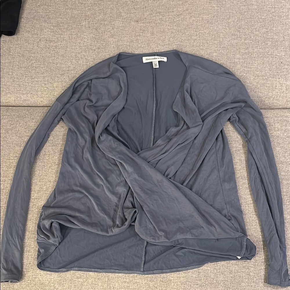 Abercrombie & Fitch Gray Long Sleeve Top